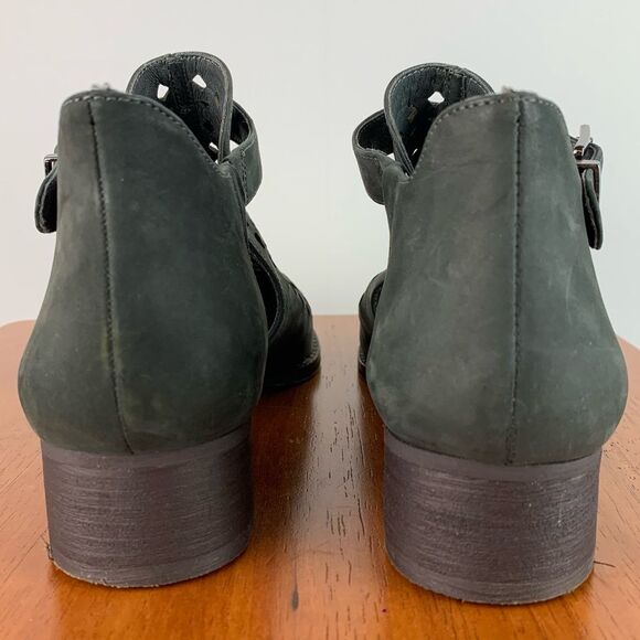 VINCE CAMUTO Cadey Gray Perforated Nubuck Leather Ankle Bootie Buckle US 8.5 - Picture 6 of 10